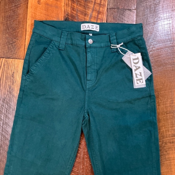 Daze Denim The Flirt Mid Rise Flare Jeans Women’s Size 29 Blue Grass NWT - Picture 3 of 12